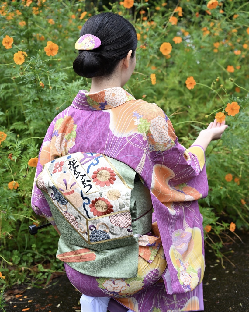 即納: 菊立涌に花薬玉紋様 反物