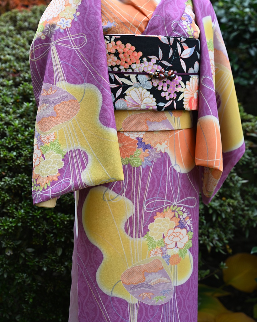 即納 : 菊立涌に花薬玉紋様 反物