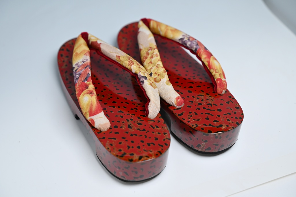 薔薇に果物 津軽塗女下駄