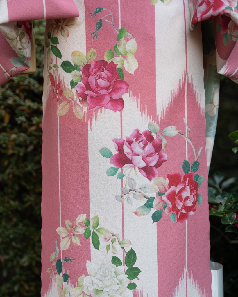 受注 薔薇で紡ぐ物語 着尺反物