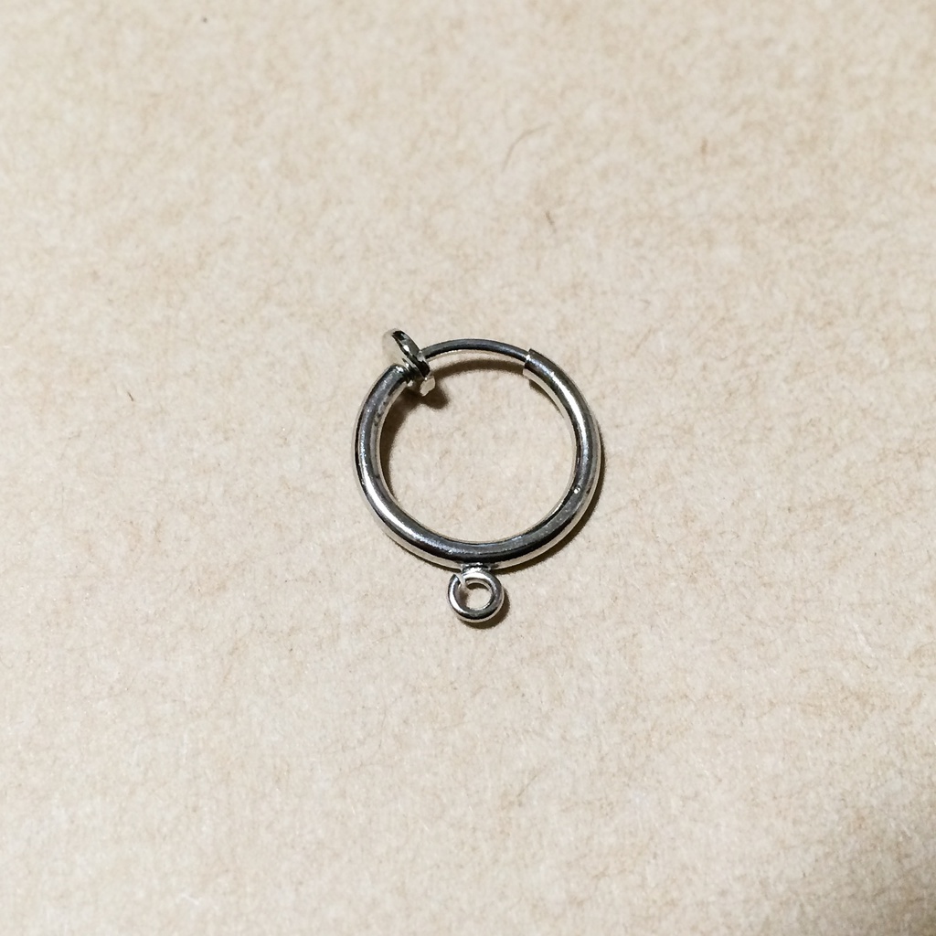 【進撃の巨人】ミカサイメージ片耳ピアス・イヤリング