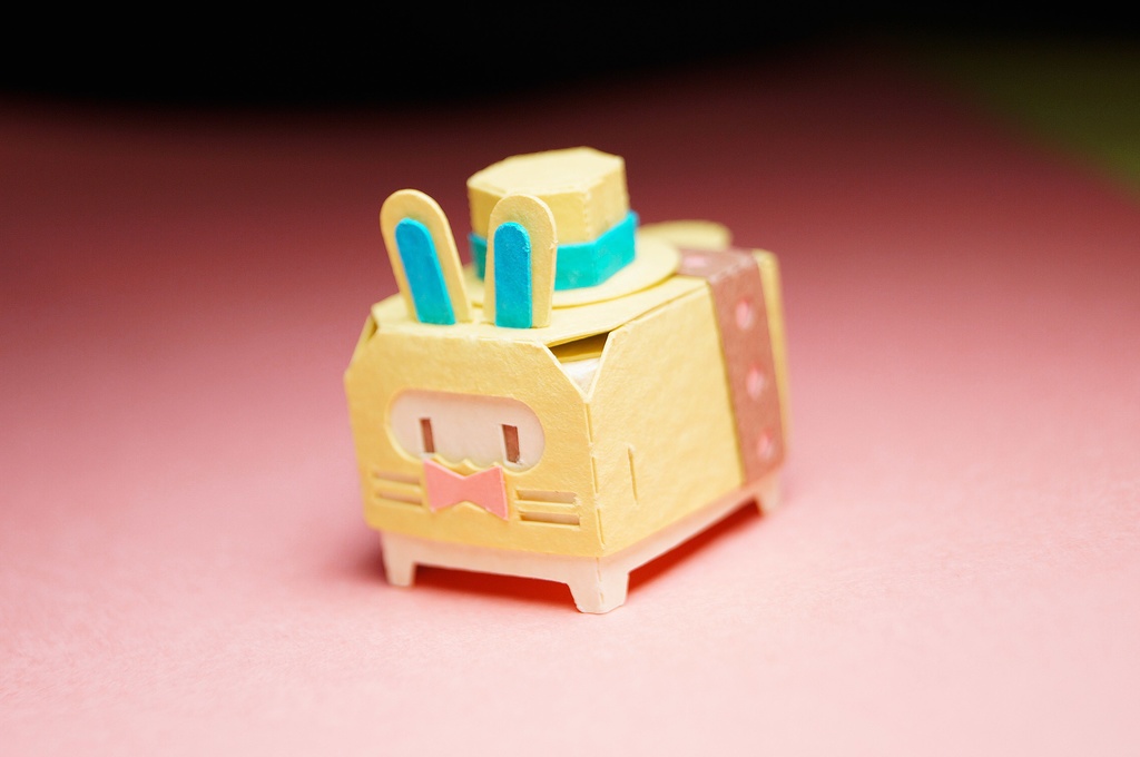 はこねこ うさぎ ぼうし きいろ