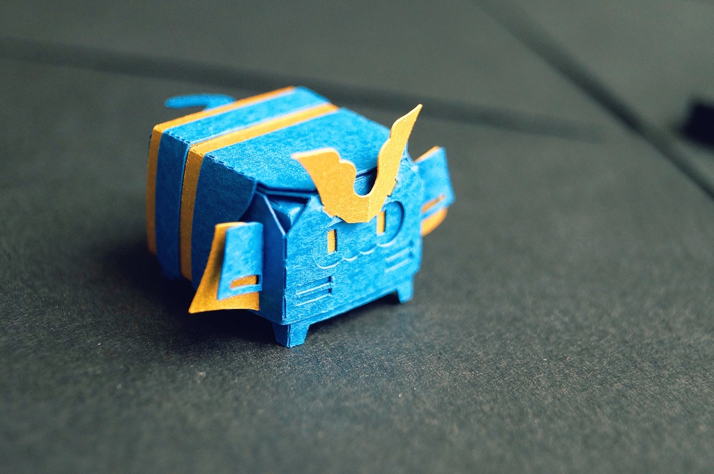 はこねこ よろいかぶと あお