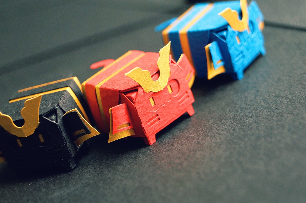 はこねこ よろいかぶと くろ