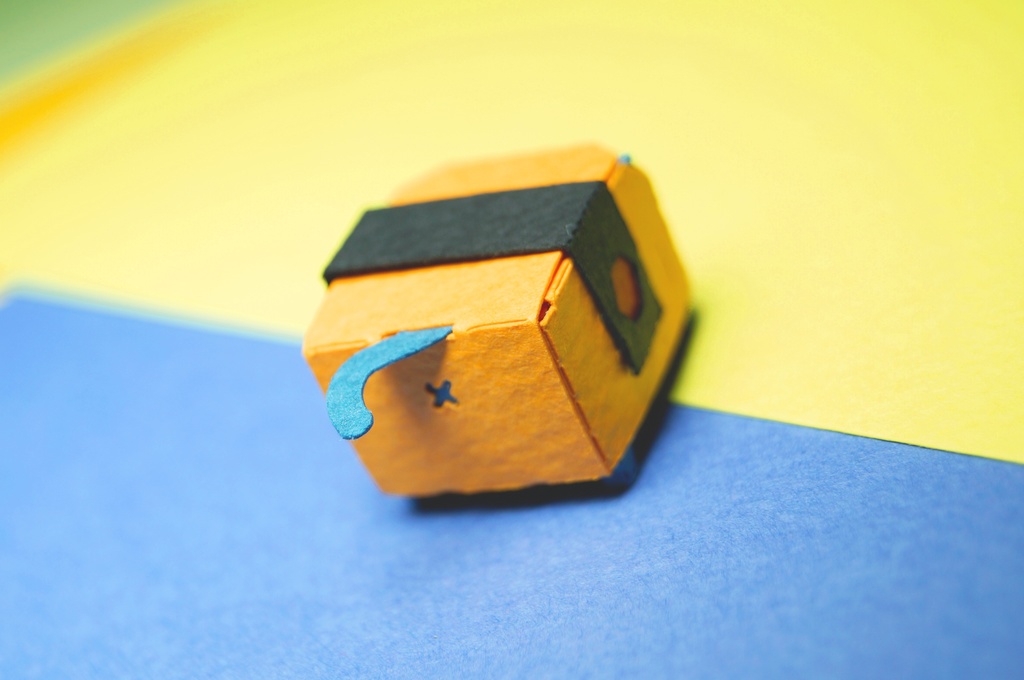 はこねこ こくばんけし きいろ