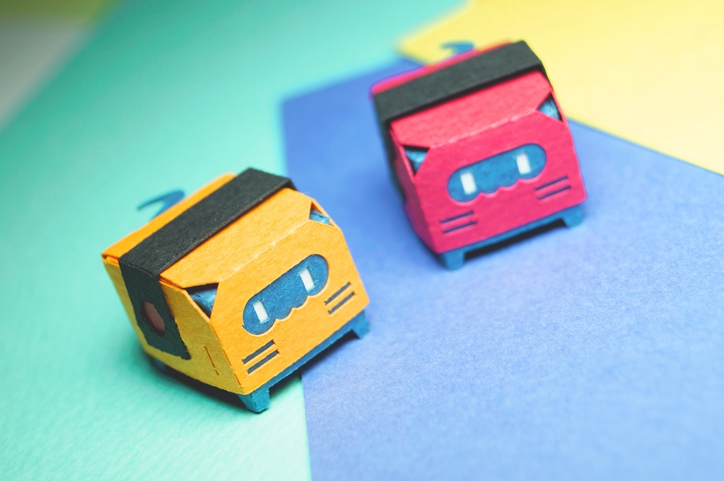 はこねこ こくばんけし きいろ