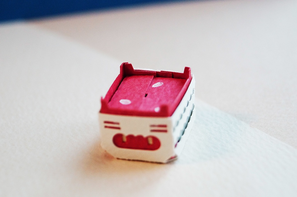 はこねこ すいか しろはいいろ