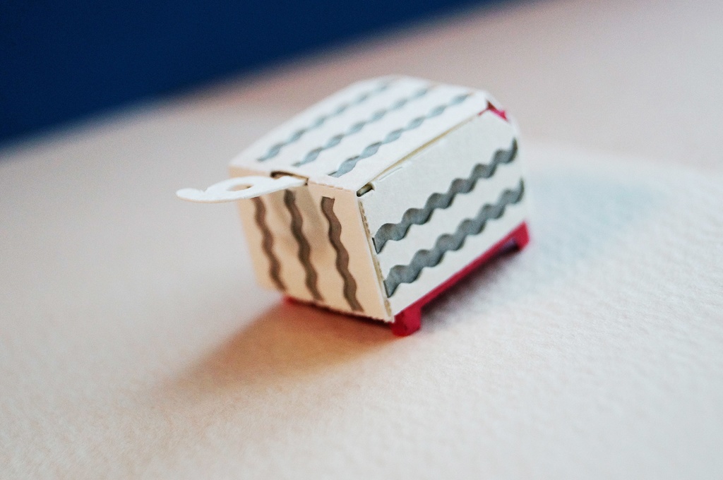 はこねこ すいか しろはいいろ