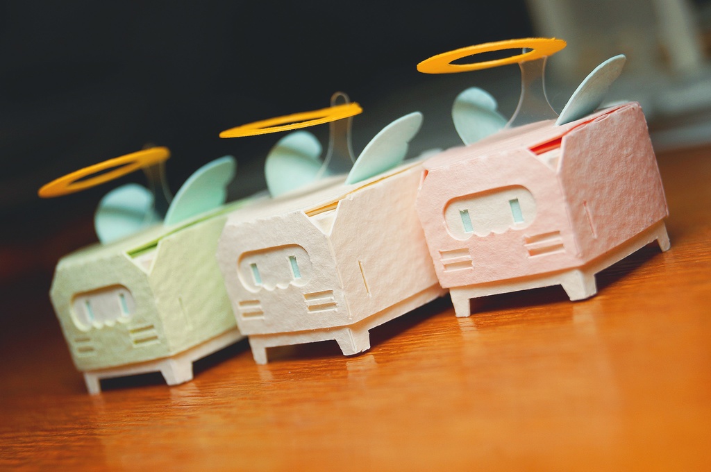 はこねこ てんし しろ