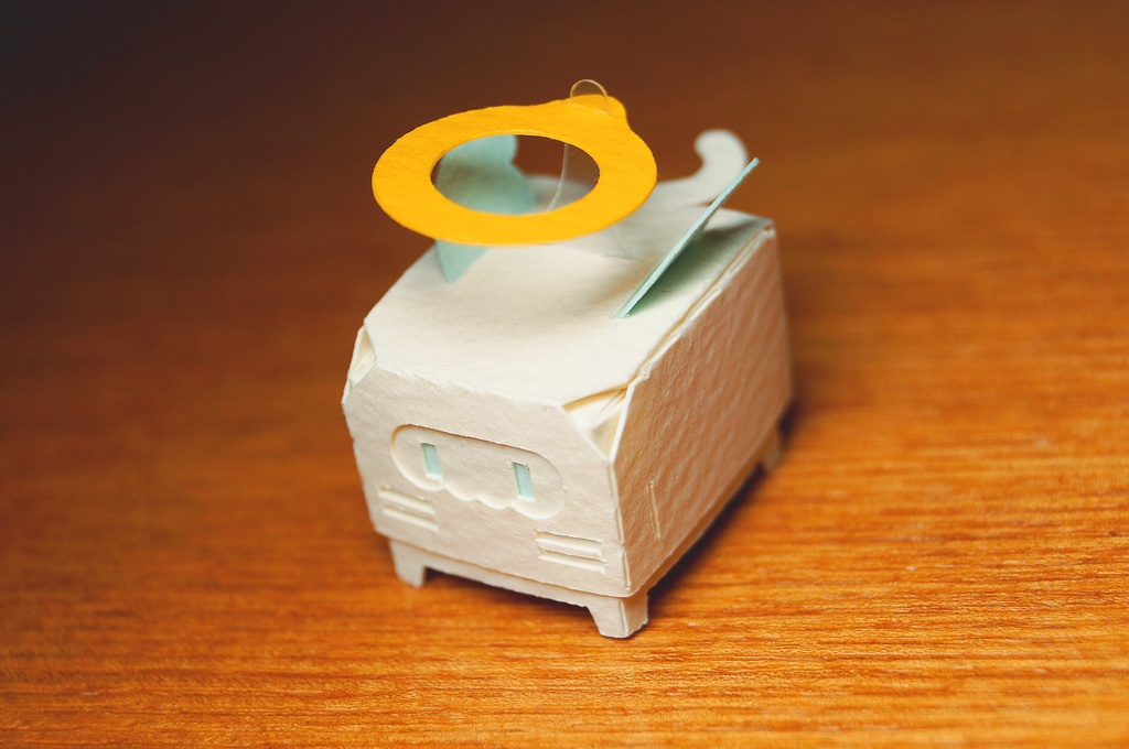 はこねこ てんし しろ