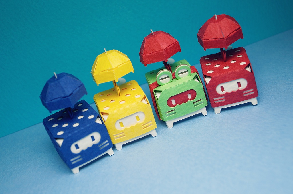 はこねこ あめのひ あお