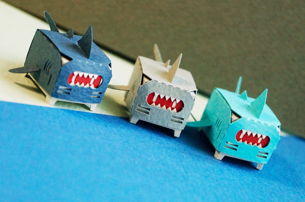 はこねこ サメ はいいろ