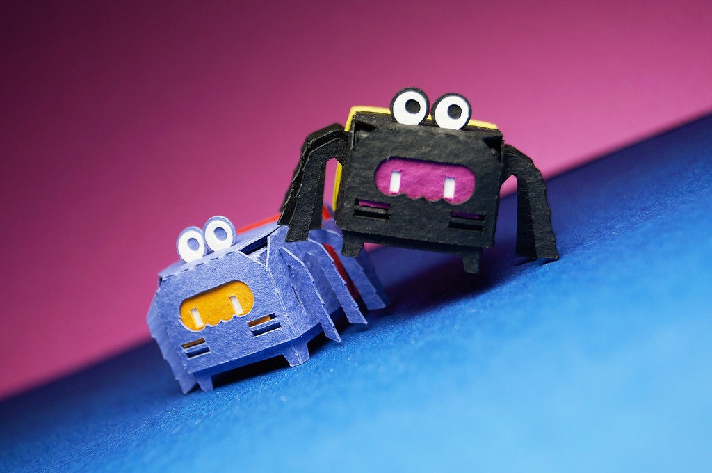 はこねこ くも むらさき