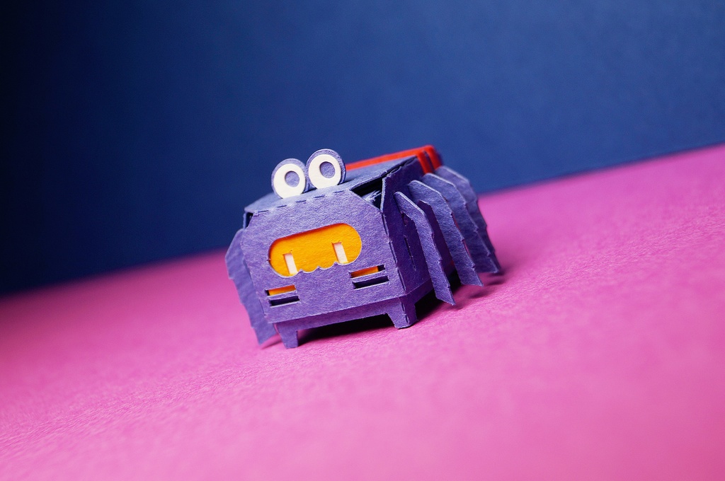 はこねこ くも むらさき