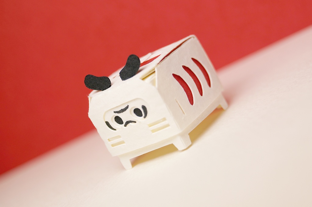 はこねこ だるま しろ