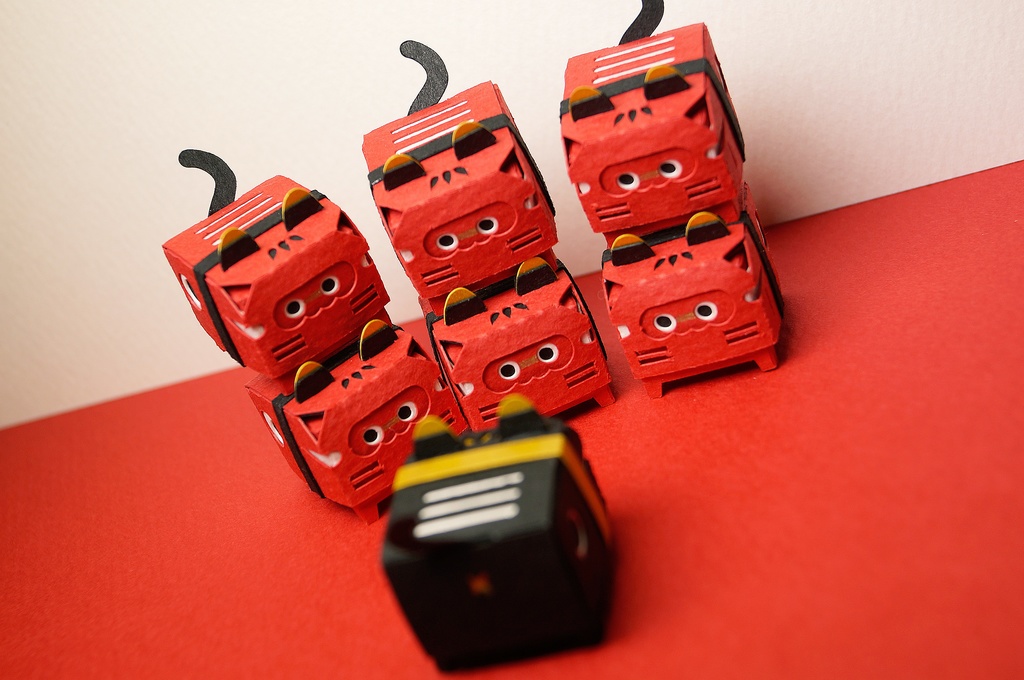 はこねこ あかべこ