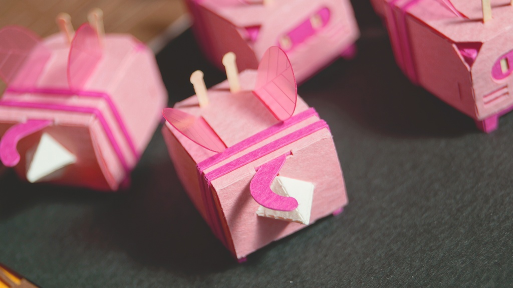 はこねこ みつばち ピンク