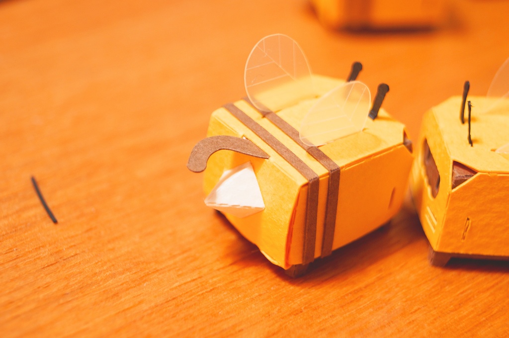 はこねこ みつばち