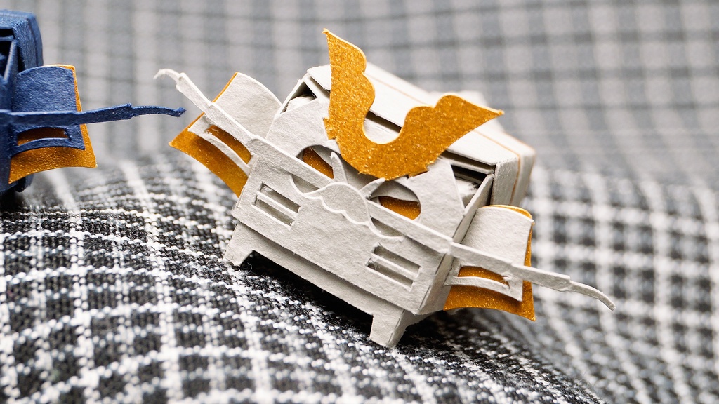 はこねこ よろいかぶとオオグソクムシ はいいろ