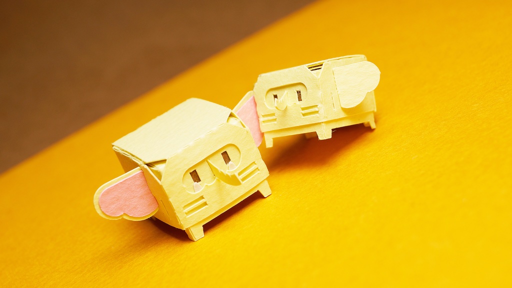 はこねこ ゾウのおやこ きいろ