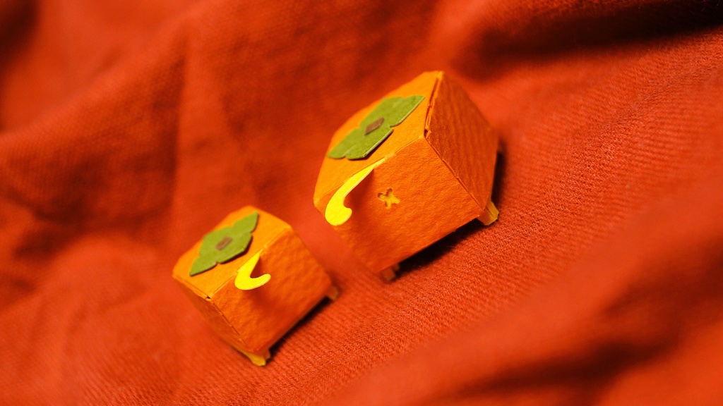 はこねこ かきのおやこ