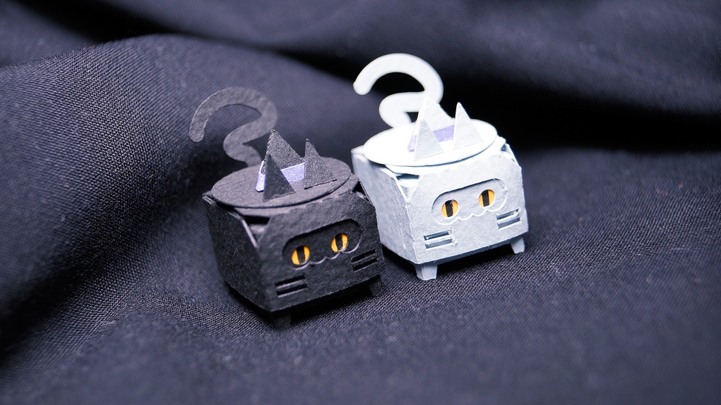 はこねこ いたずらねこ はいいろ