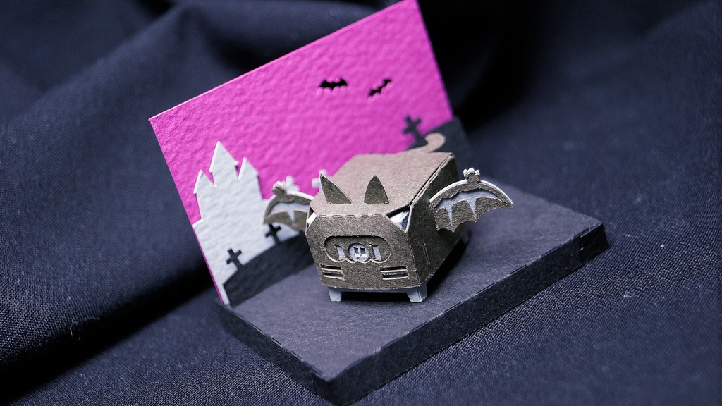 はこねこ こうもり ふかみどり