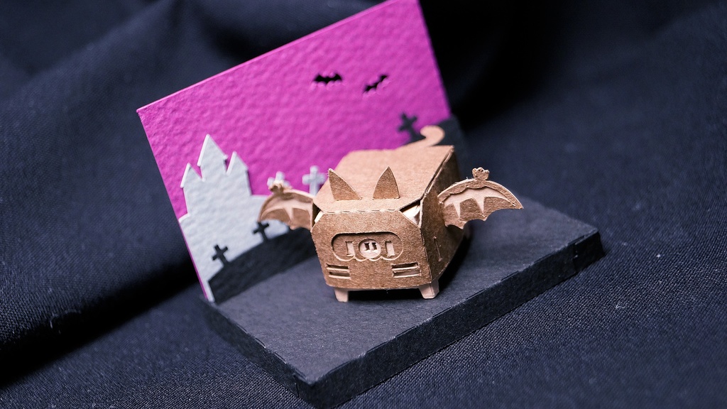 はこねこ こうもり ちゃいろ