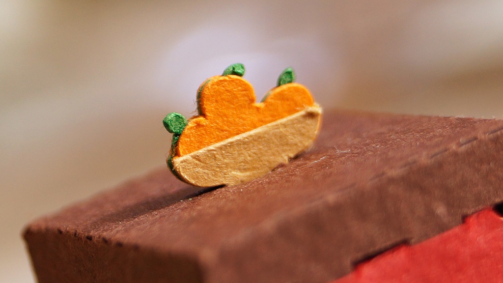 はこねこ こたつ あか