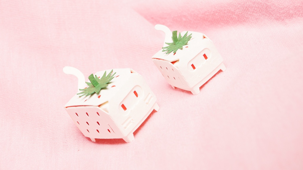 はこねこ いちごのおやこ しろ