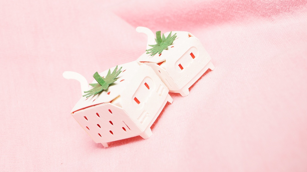 はこねこ いちごのおやこ しろ