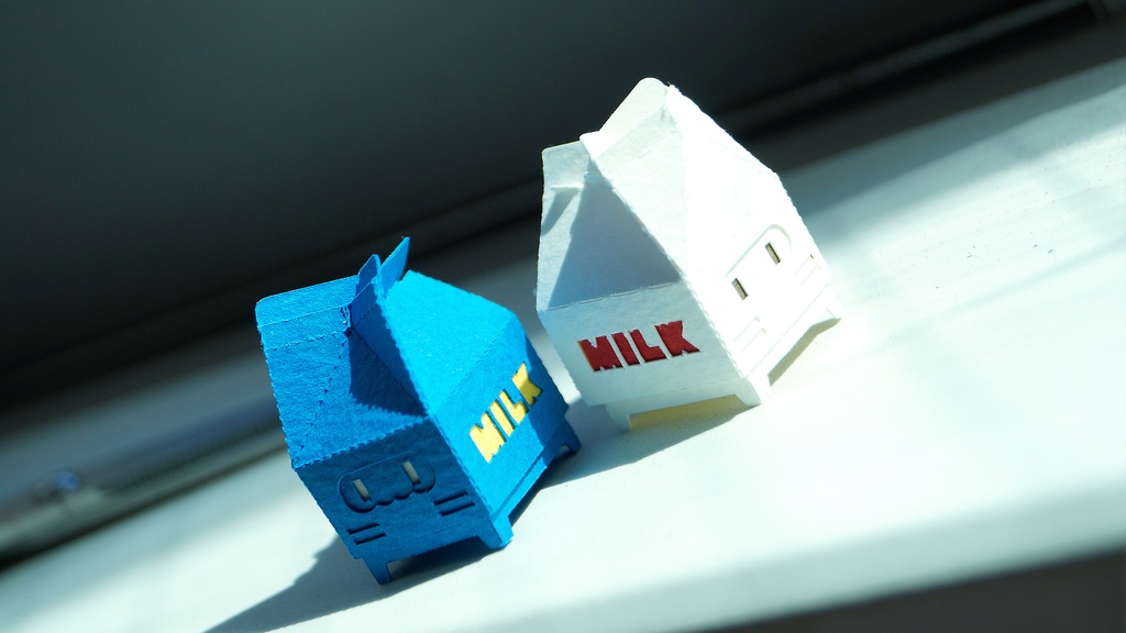 はこねこ ぎゅうにゅうパック あおきいろ