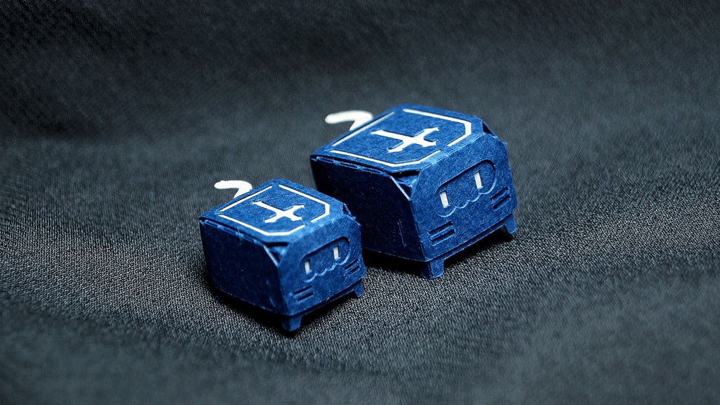 はこねこ かんおけのおやこ あいいろ