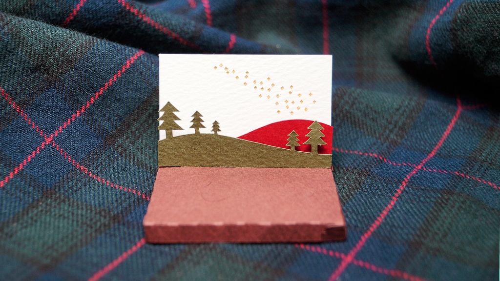 はこねこ りぼんのおやこ みどりあか