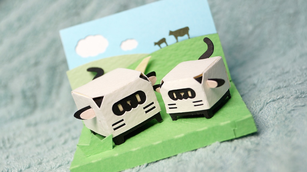 はこねこ　ひつじのおやこ　みみ