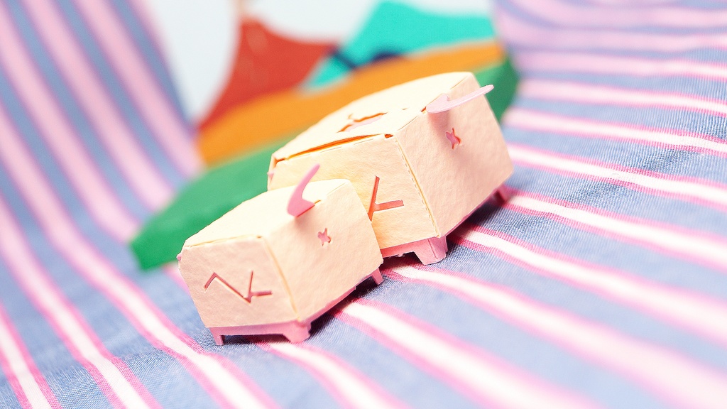 はこねこ なにかのたまごのおやこ もも