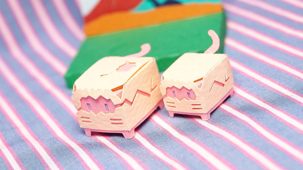 はこねこ なにかのたまごのおやこ もも