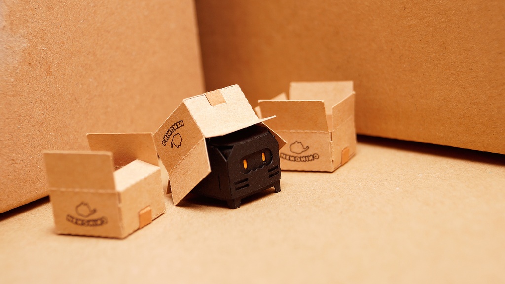 はこねこ ダンボールつむり くろ