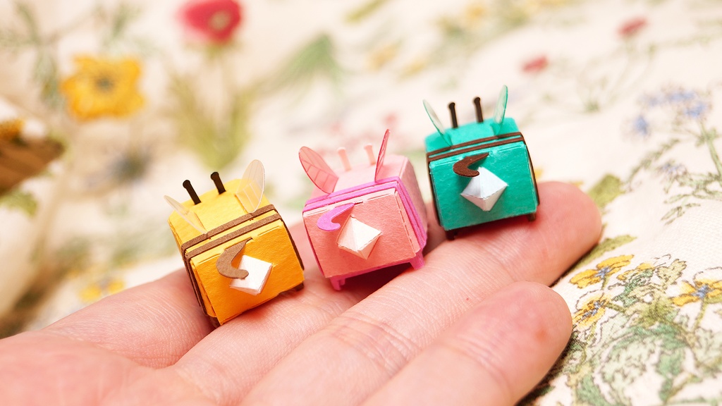 はこねこ みつばちのおやこ ピンク