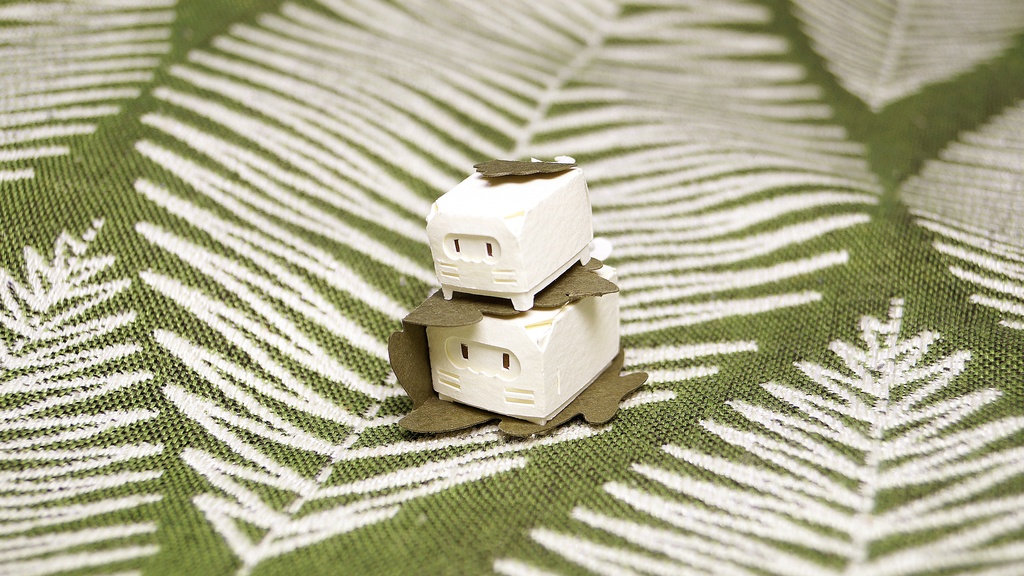 はこねこ かしわもちのおやこ しろ