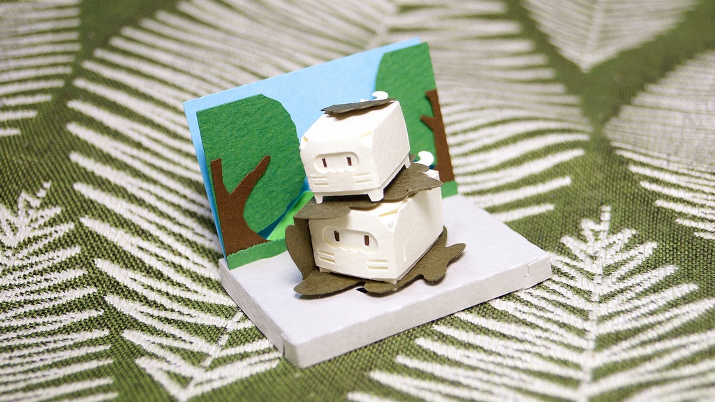 はこねこ　かしわもちのおやこ　しろ