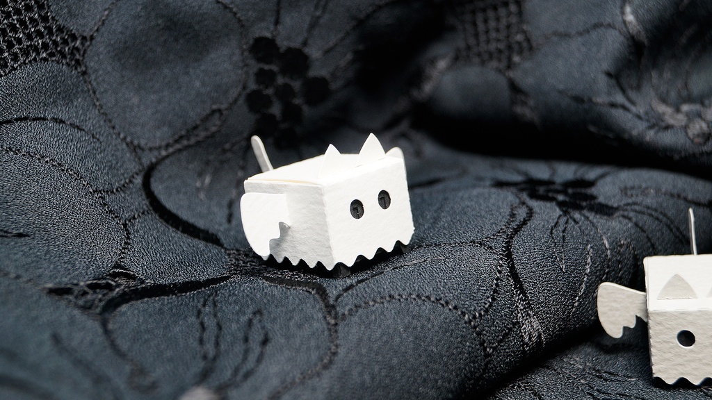 はこねこ ハロウィンごっこ おばけ しろ