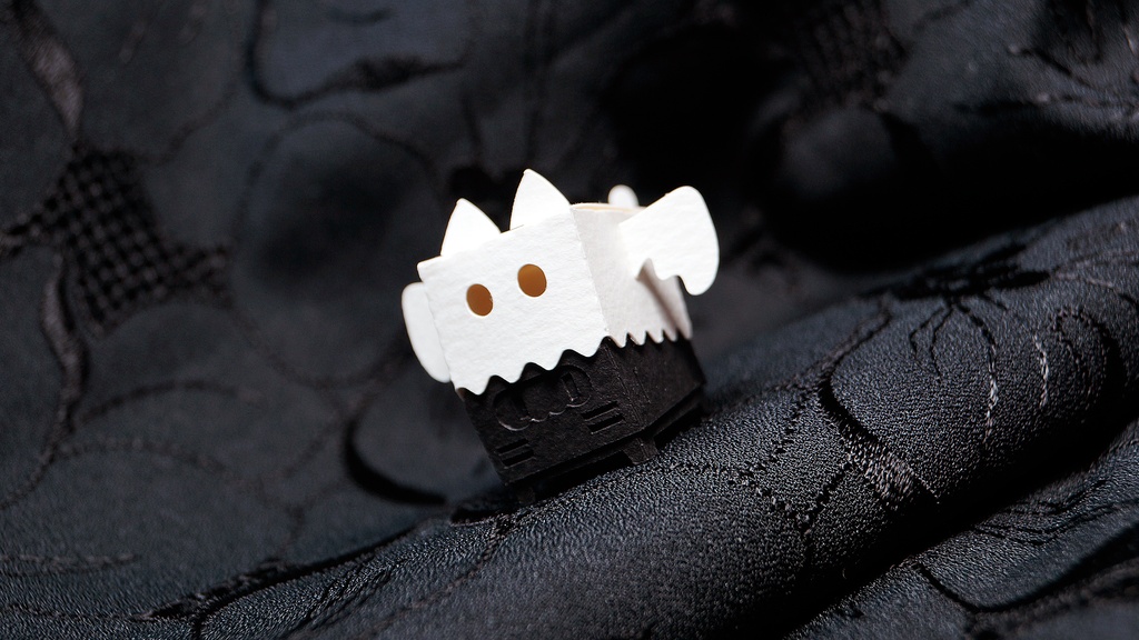 はこねこ ハロウィンごっこ おばけ しろ