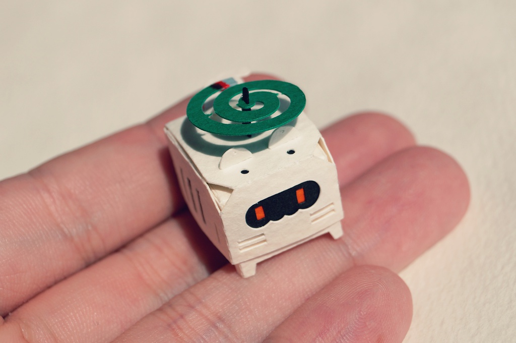 はこねこ かとりせんこう しろ