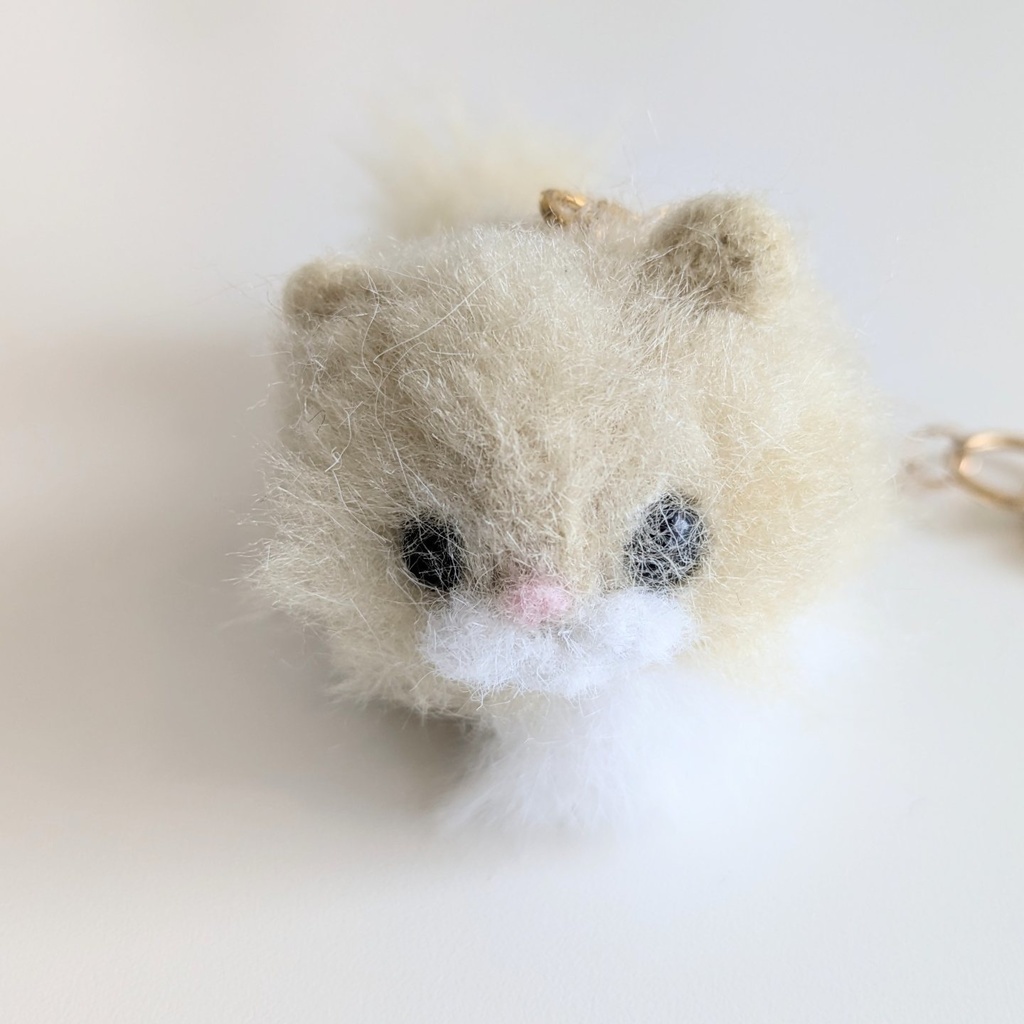 ふわふわ猫キーホルダー