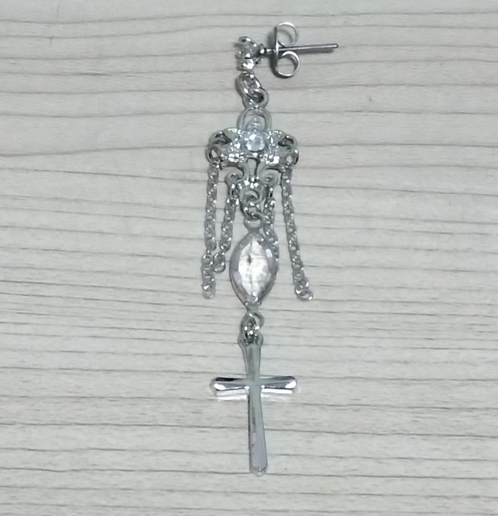 フローラル十字架ピアス