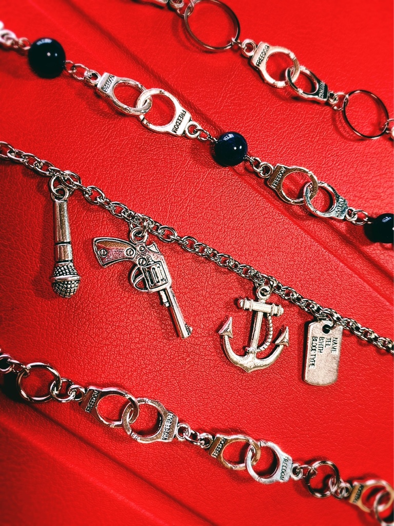 R&Jモチーフアクセサリー