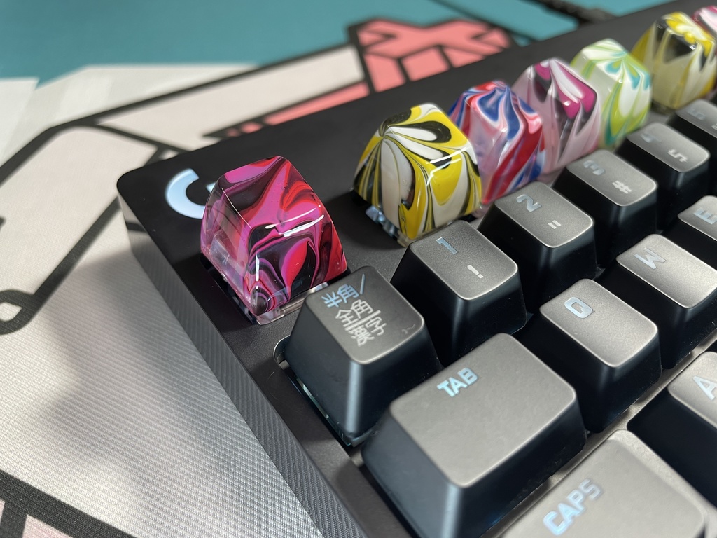 トリコマーブルキーキャップ(黒、赤、ピンク)