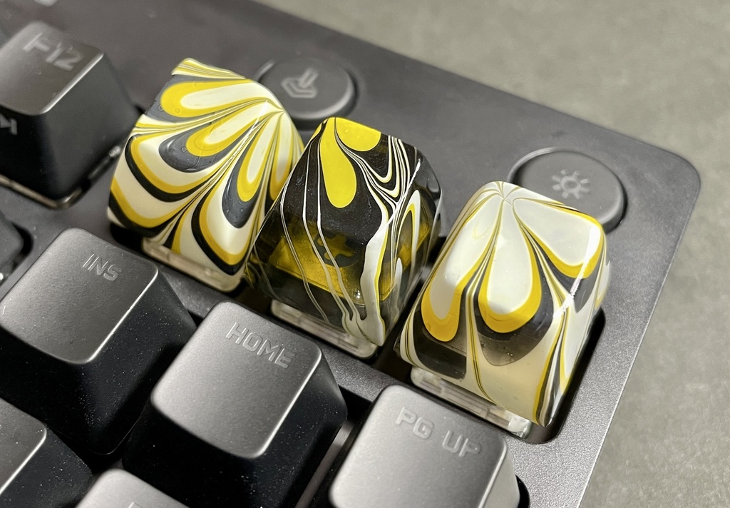 トリコマーブルキーキャップvol.1_R2(黄、黒、白)