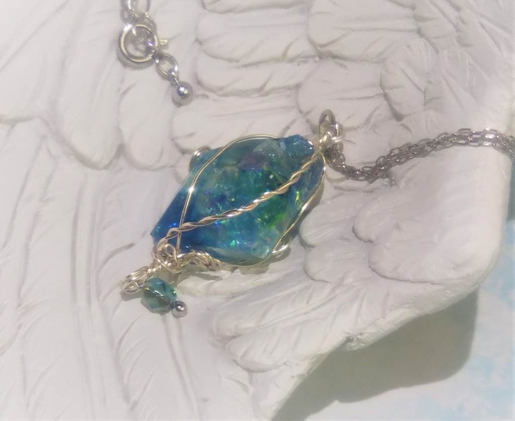 【鉱石風】ある精霊の形見石(銀鎖)